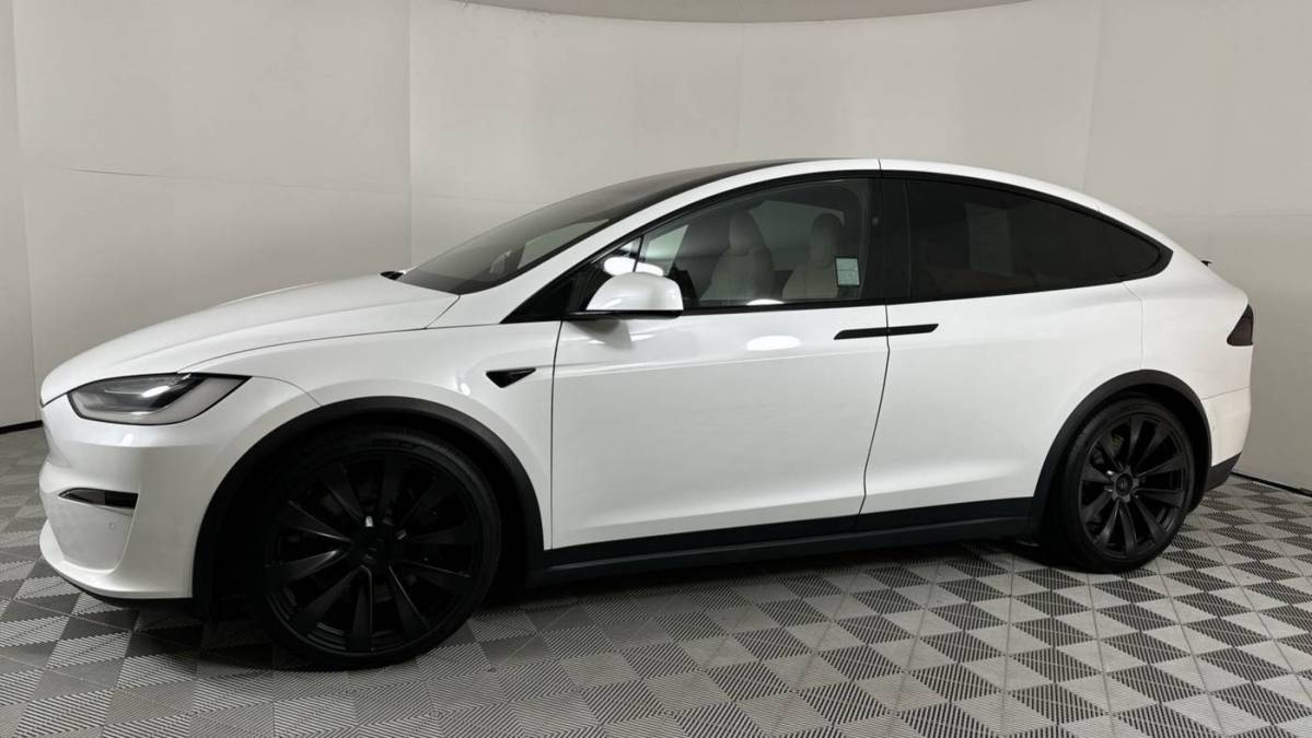 2022 Tesla Model X 7SAXCDE50NF356526