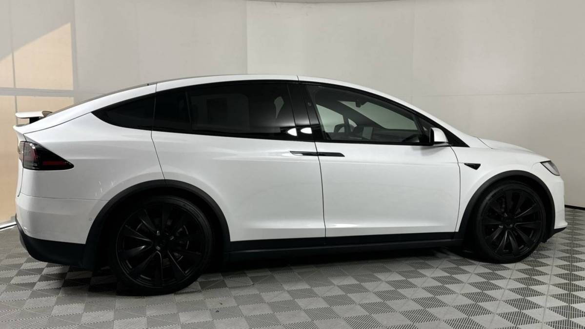 2022 Tesla Model X 7SAXCDE50NF356526