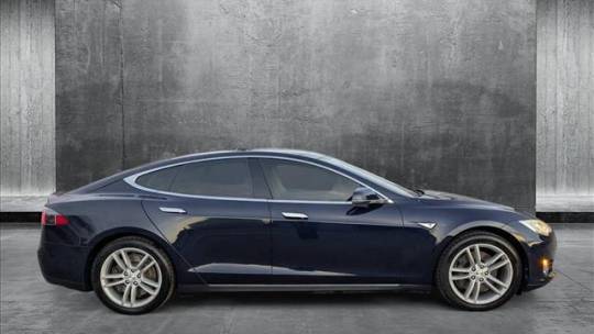 2015 Tesla Model S 5YJSA1H12FF083529