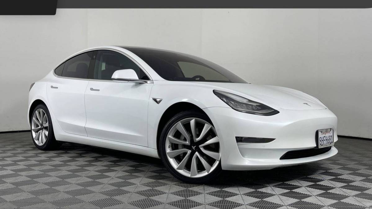 2018 Tesla Model 3 5YJ3E1EB5JF134200