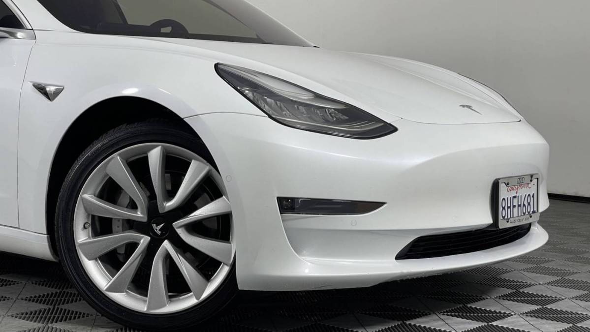 2018 Tesla Model 3 5YJ3E1EB5JF134200