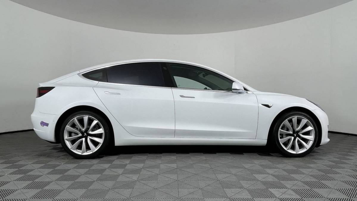 2018 Tesla Model 3 5YJ3E1EB5JF134200