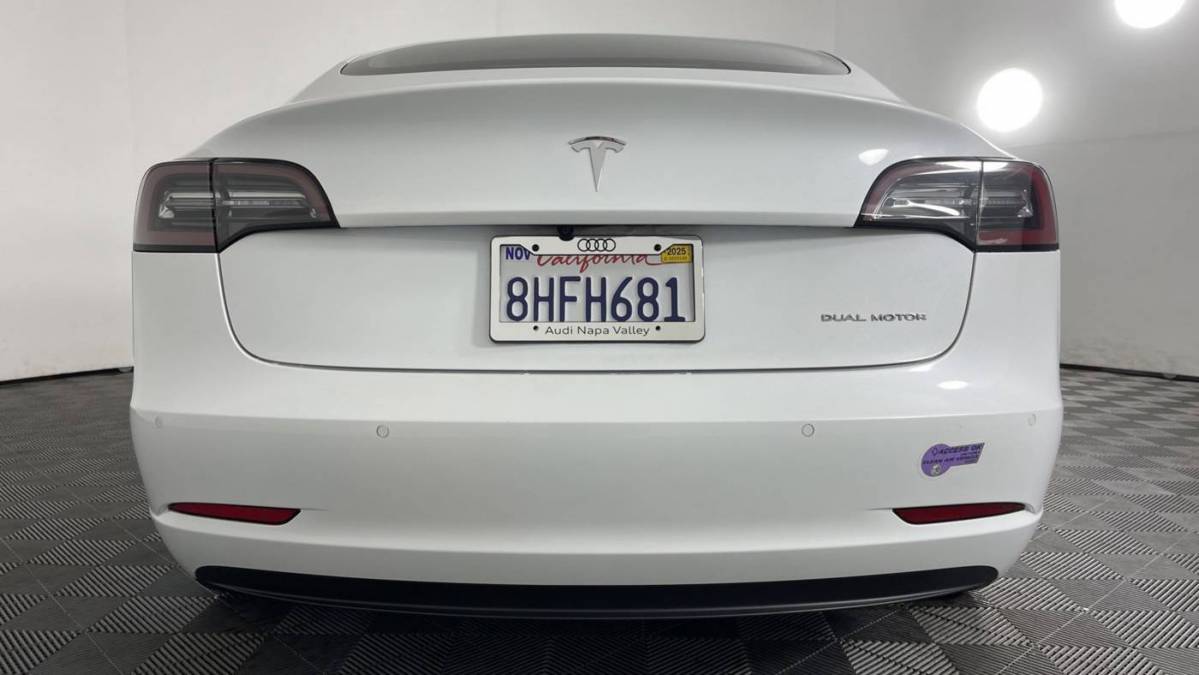 2018 Tesla Model 3 5YJ3E1EB5JF134200