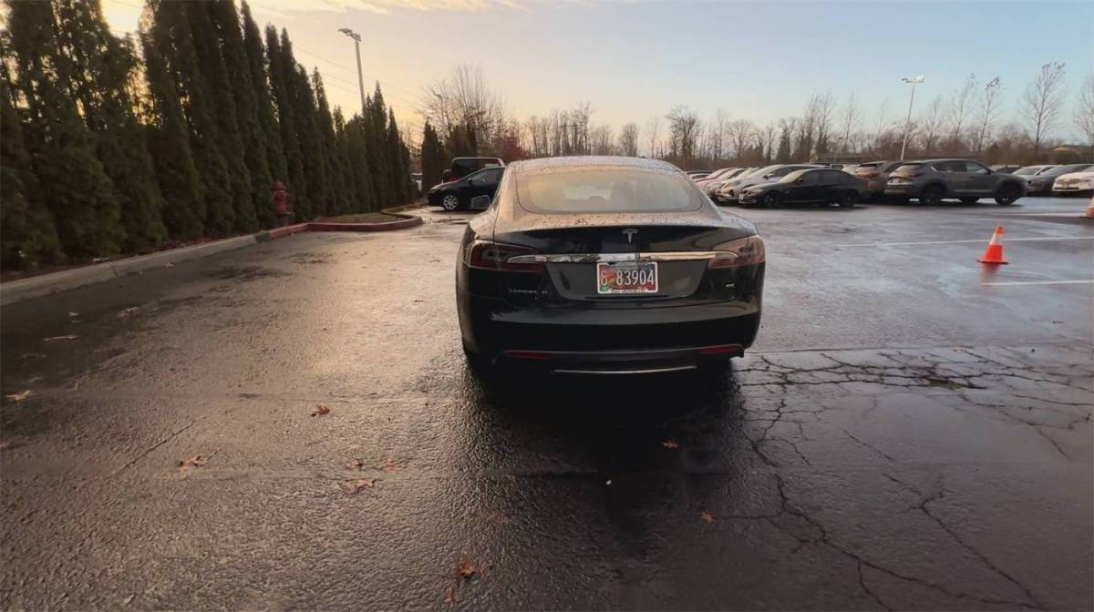 2013 Tesla Model S 5YJSA1CN0DFP24863