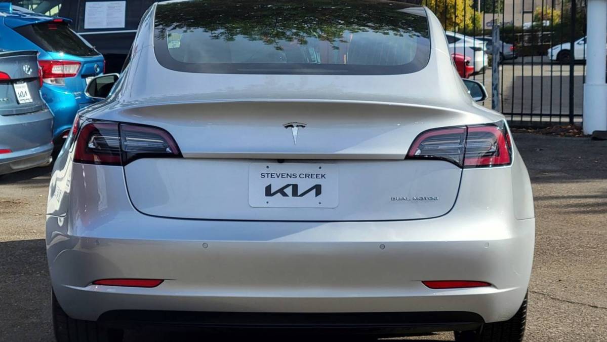 2018 Tesla Model 3 5YJ3E1EB7JF064540