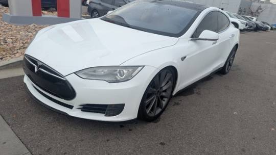 2013 Tesla Model S 5YJSA1AG8DFP04882