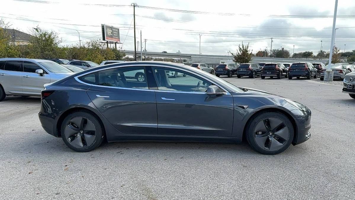 2019 Tesla Model 3 5YJ3E1EB4KF129202