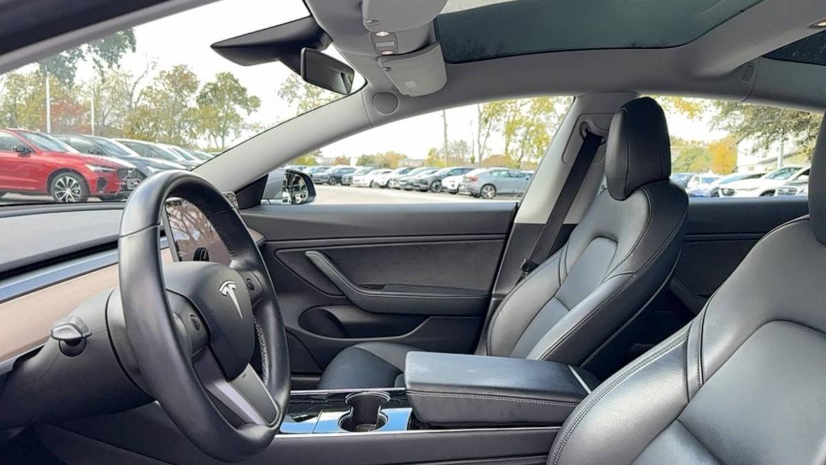 2019 Tesla Model 3 5YJ3E1EB4KF129202