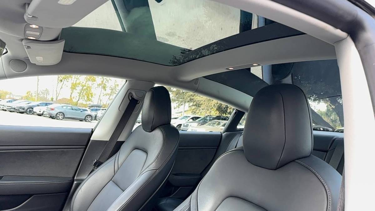 2019 Tesla Model 3 5YJ3E1EB4KF129202