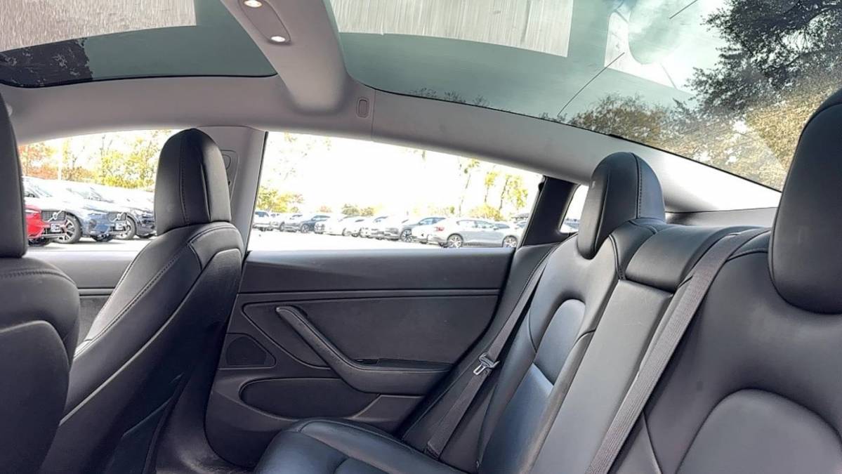 2019 Tesla Model 3 5YJ3E1EB4KF129202