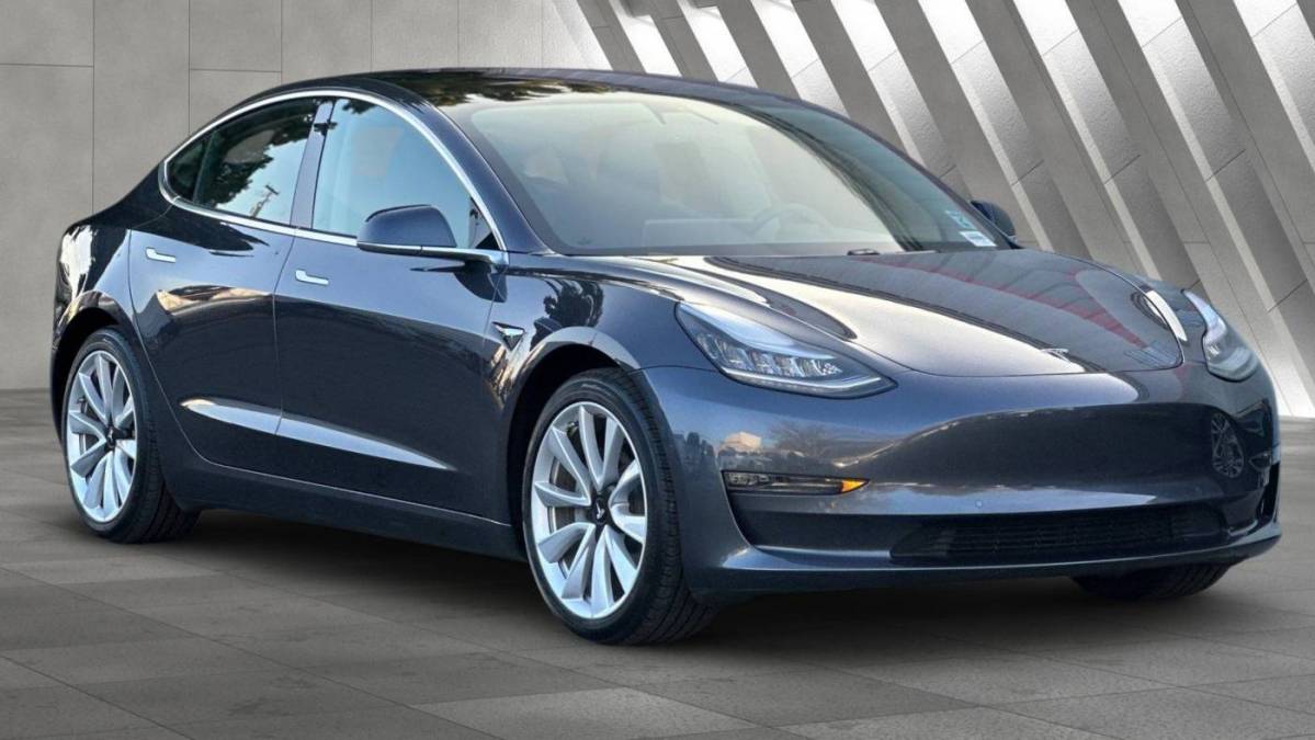 2018 Tesla Model 3 5YJ3E1EB4JF132762