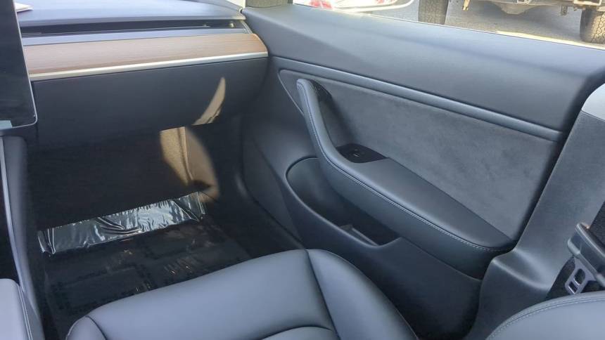 2018 Tesla Model 3 5YJ3E1EBXJF145984