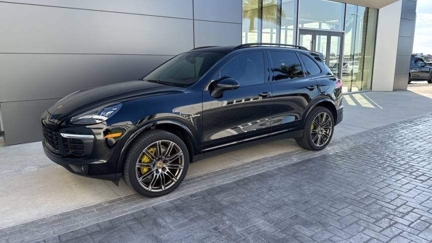 2018 Porsche Cayenne WP1AE2A28JLA72435