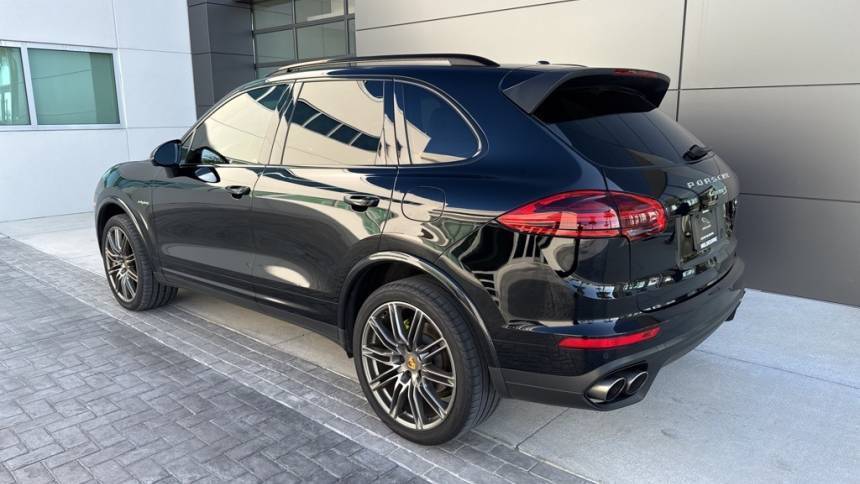 2018 Porsche Cayenne WP1AE2A28JLA72435