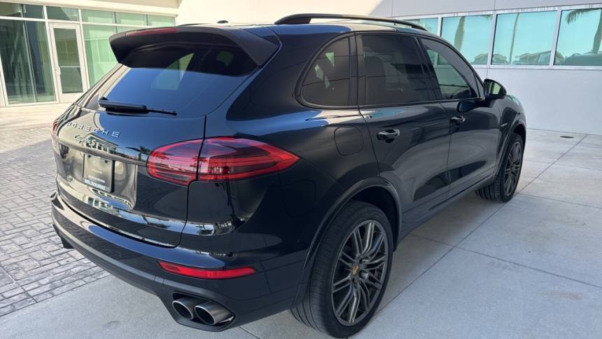 2018 Porsche Cayenne WP1AE2A28JLA72435