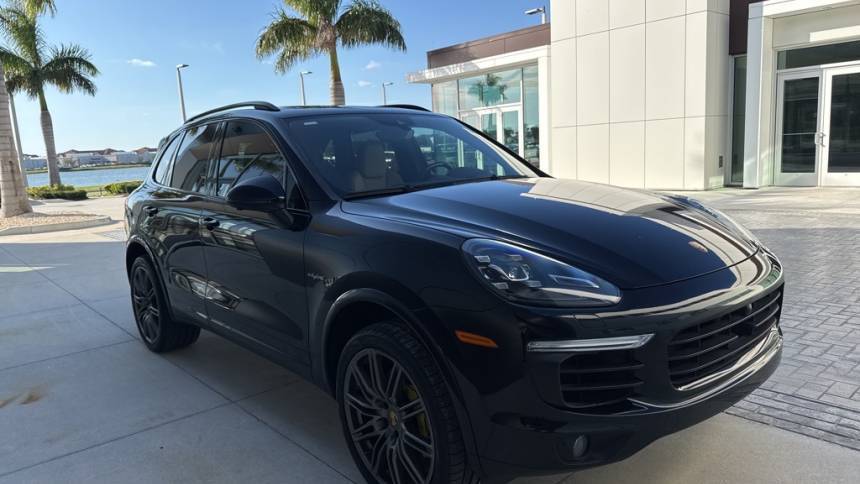 2018 Porsche Cayenne WP1AE2A28JLA72435