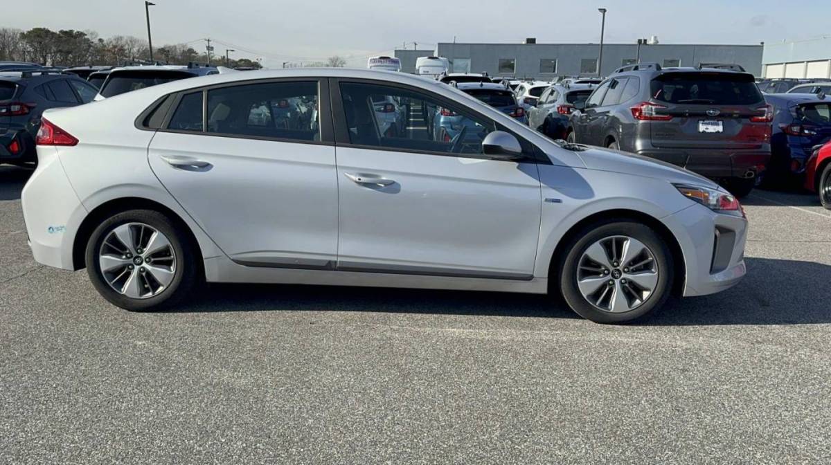 2019 Hyundai IONIQ KMHC65LD4KU156752