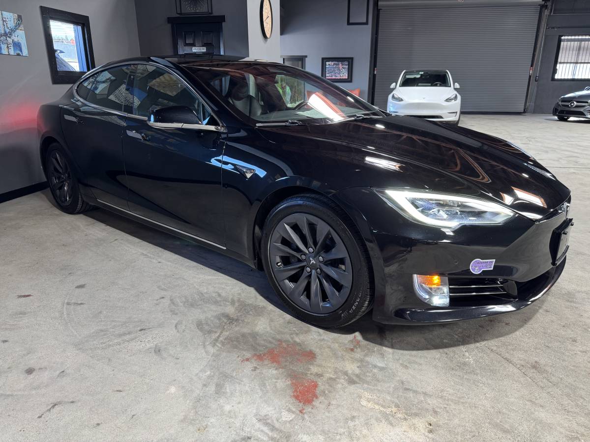 2017 Tesla Model S 5YJSA1E29HF214603