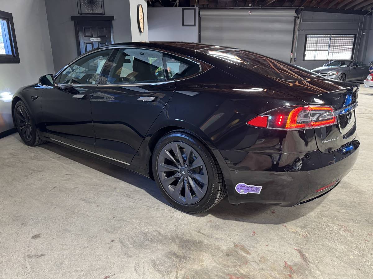 2017 Tesla Model S 5YJSA1E29HF214603