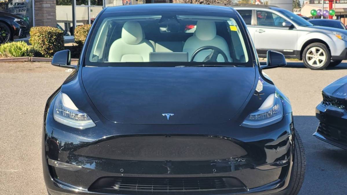 2021 Tesla Model Y 5YJYGDEE6MF212662