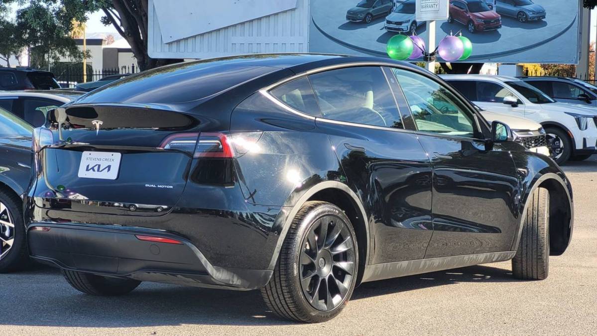 2021 Tesla Model Y 5YJYGDEE6MF212662