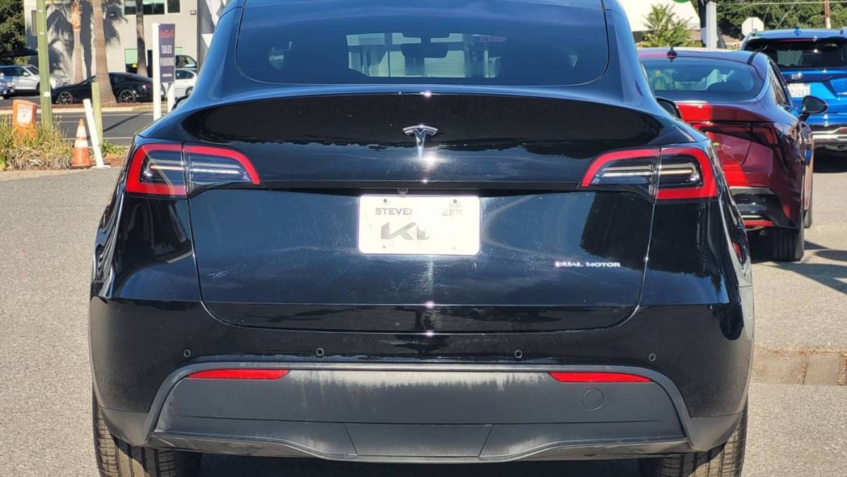 2021 Tesla Model Y 5YJYGDEE6MF212662