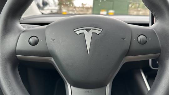 2020 Tesla Model Y 5YJYGDEE9LF057569