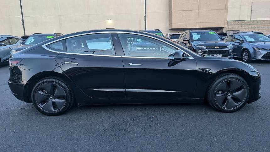 2018 Tesla Model 3 5YJ3E1EAXJF152800