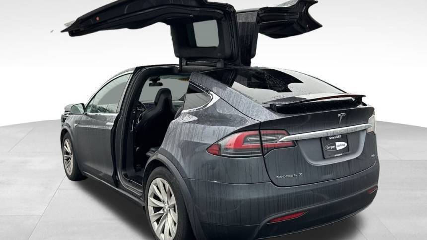 2016 Tesla Model X 5YJXCBE2XGF012275