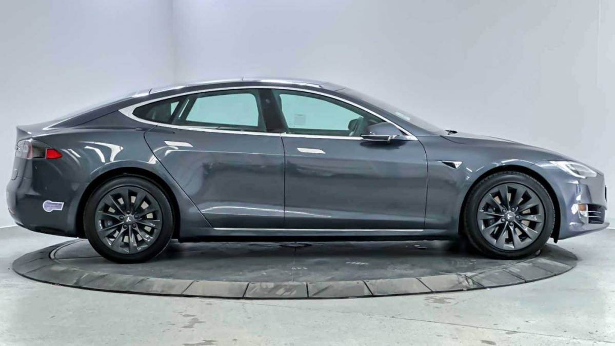 2018 Tesla Model S 5YJSA1E24JF267604