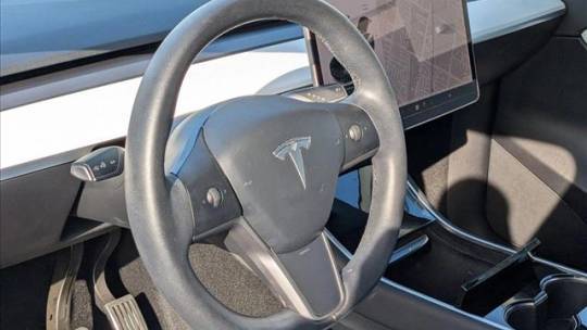 2020 Tesla Model Y 5YJYGDEE5LF020261