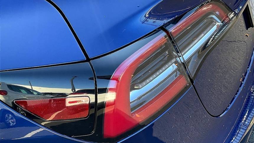 2019 Tesla Model 3 5YJ3E1EA0KF396747