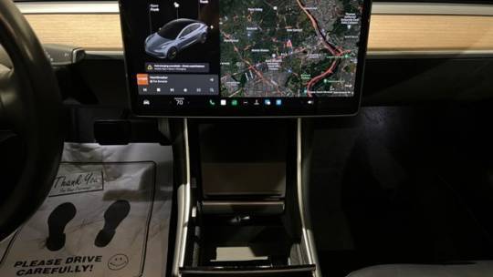 2018 Tesla Model 3 5YJ3E1EB4JF084857