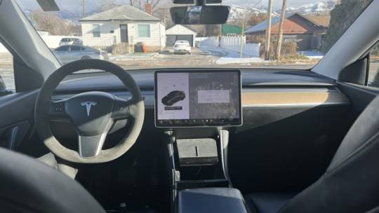 2020 Tesla Model Y 5YJYGDEE3LF045899