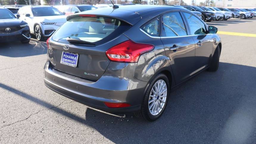 2017 Ford Focus 1FADP3R46HL227035