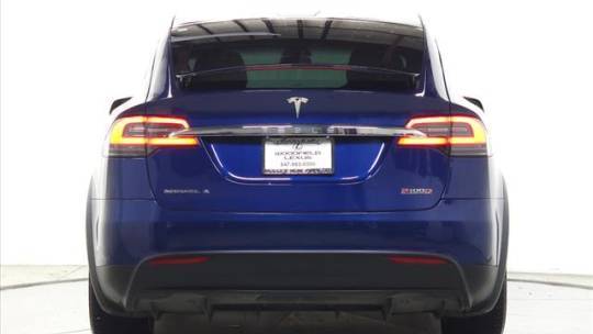 2016 Tesla Model X 5YJXCBE44GF028215