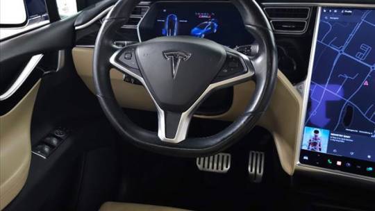 2016 Tesla Model X 5YJXCBE44GF028215