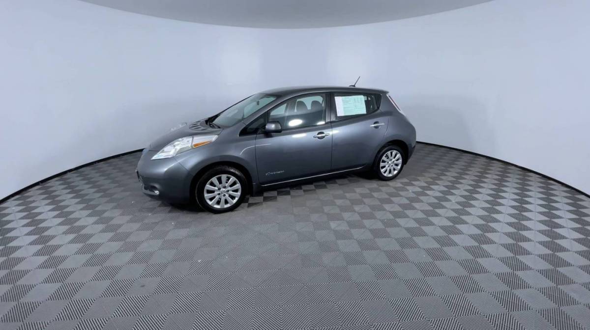 2017 Nissan LEAF 1N4BZ0CP5HC302357