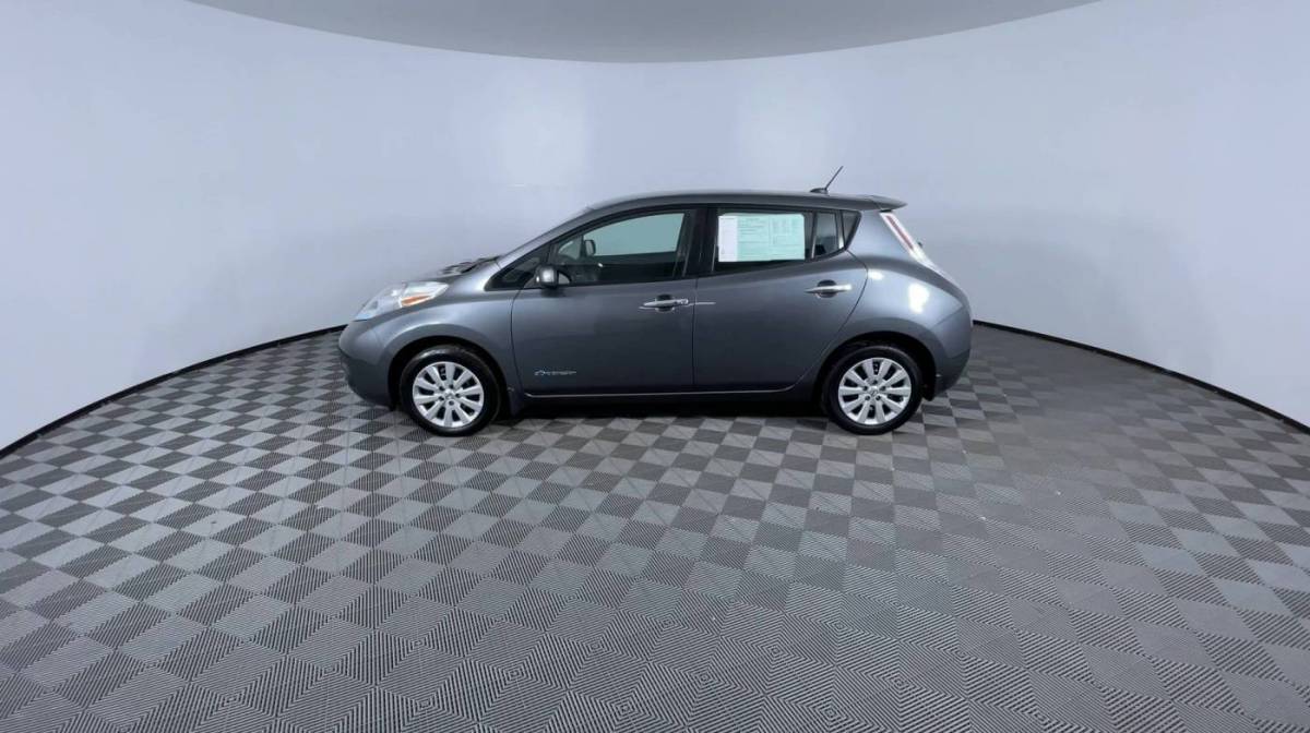 2017 Nissan LEAF 1N4BZ0CP5HC302357