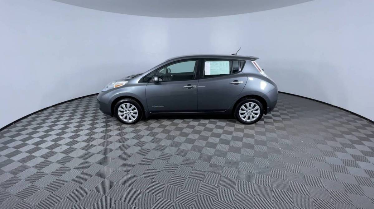 2017 Nissan LEAF 1N4BZ0CP5HC302357