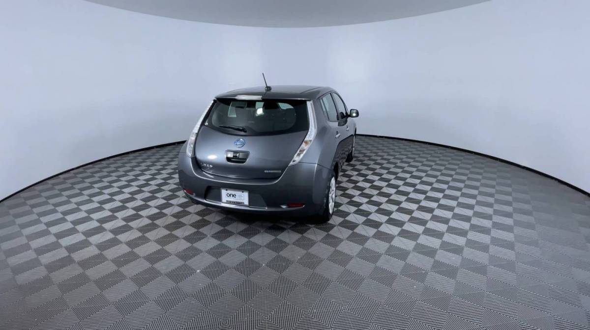 2017 Nissan LEAF 1N4BZ0CP5HC302357