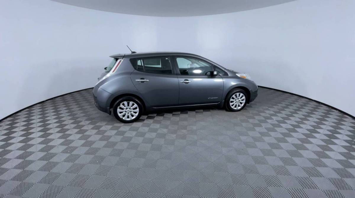 2017 Nissan LEAF 1N4BZ0CP5HC302357