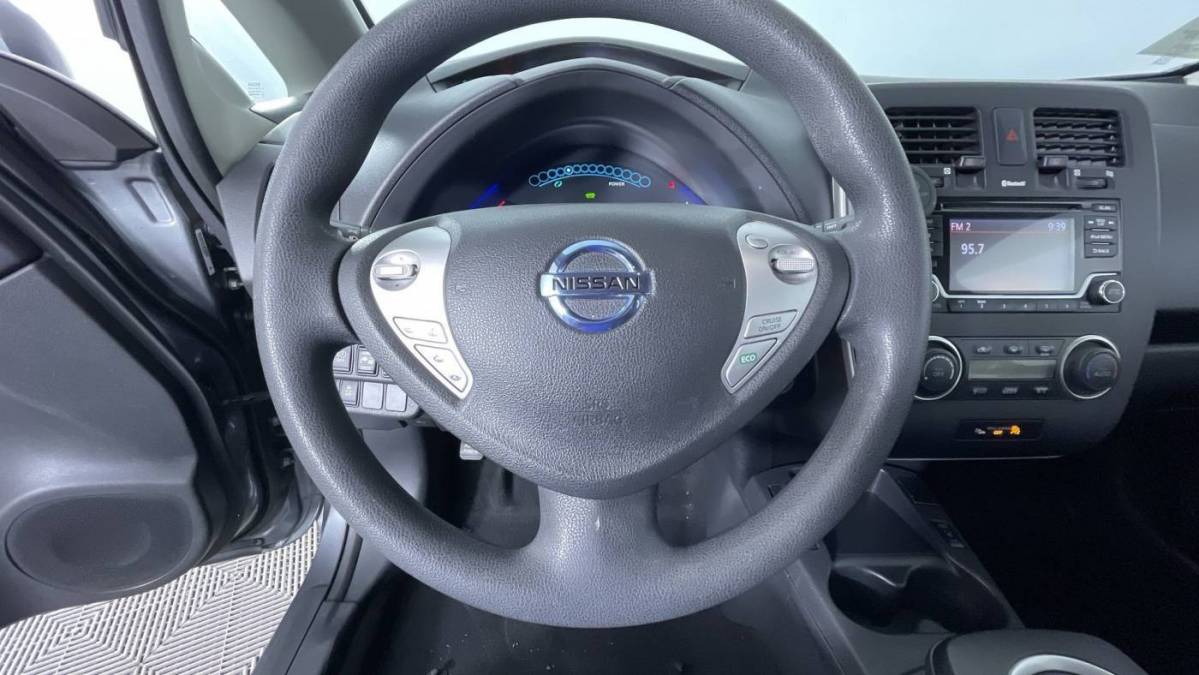 2017 Nissan LEAF 1N4BZ0CP5HC302357