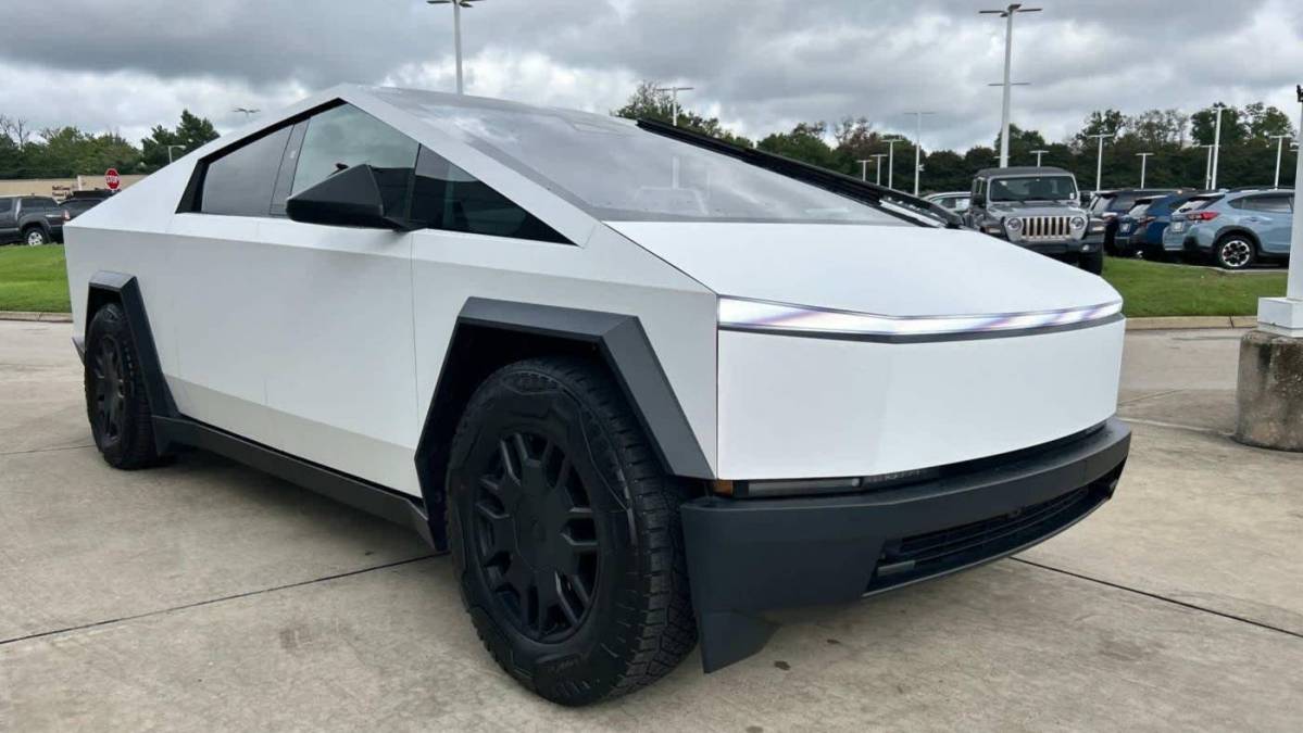 2024 Tesla Cybertruck 7G2CEHEE2RA018154