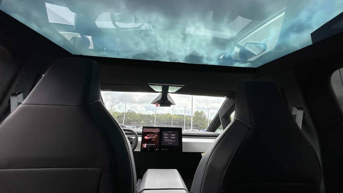 2024 Tesla Cybertruck 7G2CEHEE2RA018154