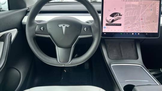 2021 Tesla Model Y 5YJYGDEE9MF203194