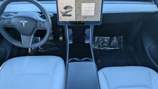 2020 Tesla Model Y 5YJYGDEE6LF023962