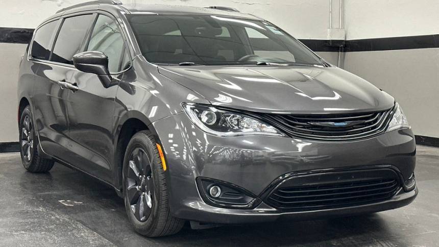 2019 Chrysler Pacifica Hybrid 2C4RC1H74KR657737