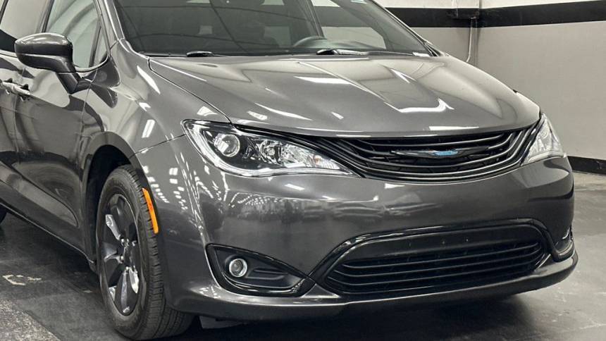 2019 Chrysler Pacifica Hybrid 2C4RC1H74KR657737