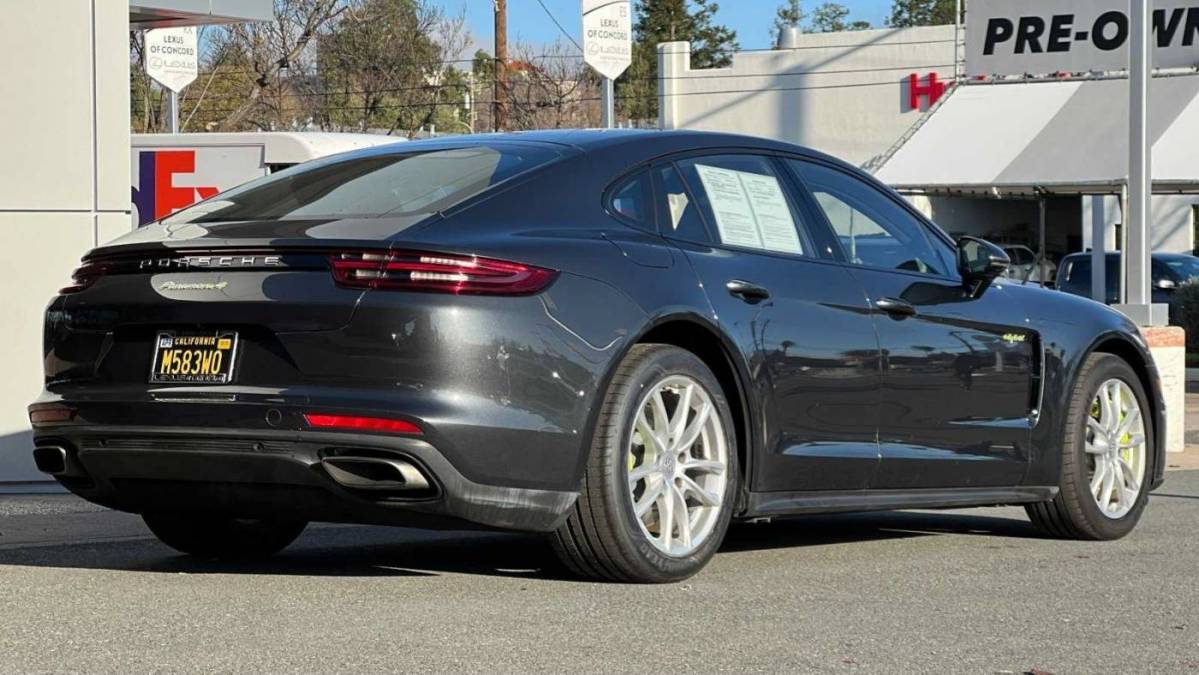 2018 Porsche Panamera WP0AE2A7XJL130171